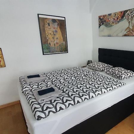 Msq Diana Vienna - 10 Min From City Center - Free Coffee And Tea - High Speed Internet ภายนอก รูปภาพ