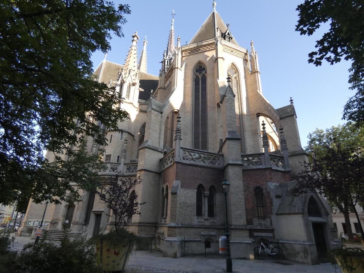 Msq Diana Vienna - 10 Min From City Center - Free Coffee And Tea - High Speed Internet ภายนอก รูปภาพ